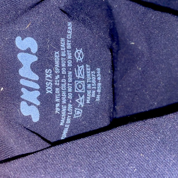 SKIMS SCULPTING BODYSUIT BRIEF - Picture 2 of 3